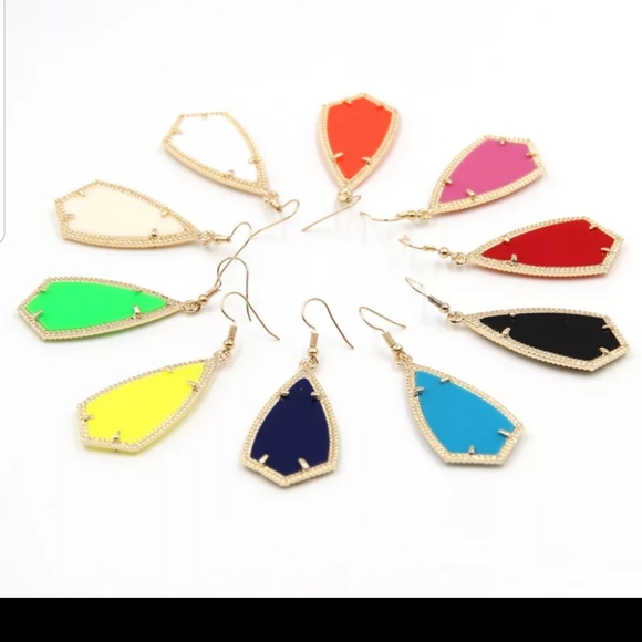 Chandelier Earrings Drop Down and Fun - Picture 4 of 8